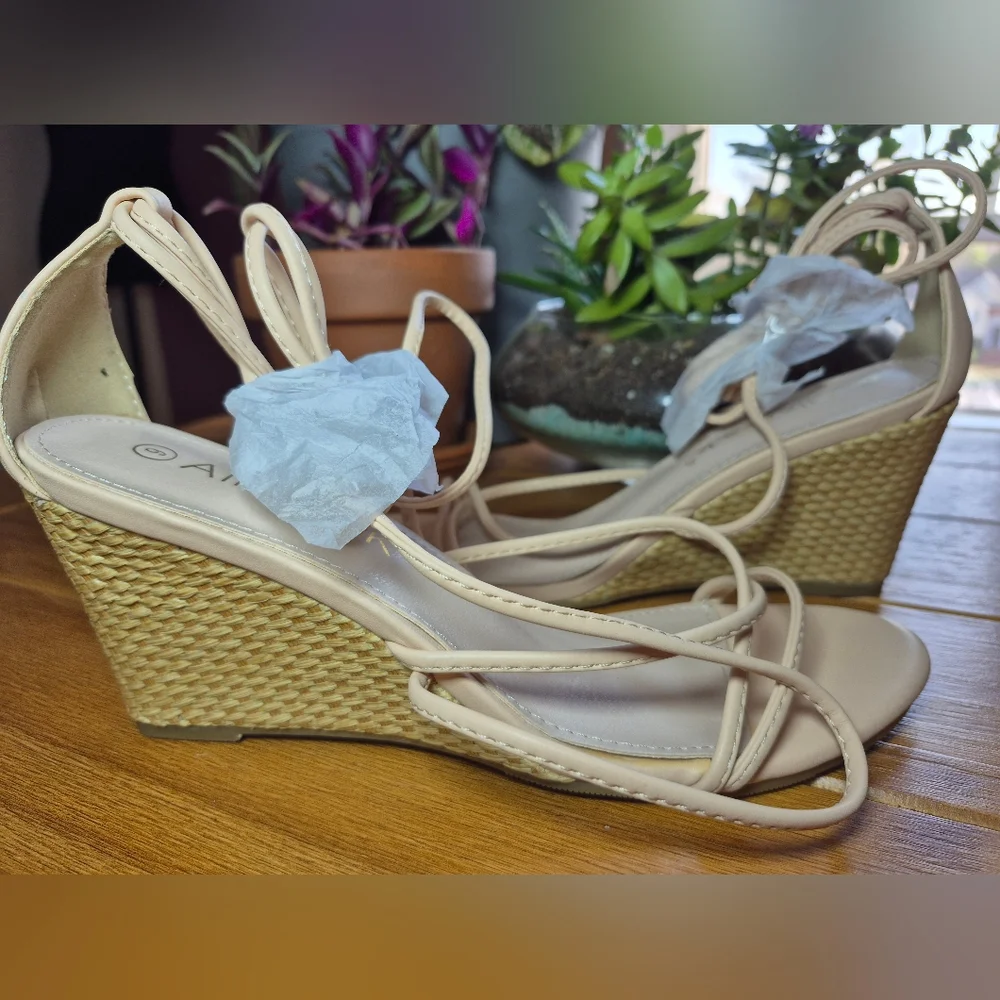 Allegra K‎ Strappy Low Wedge Sandals - Size 9